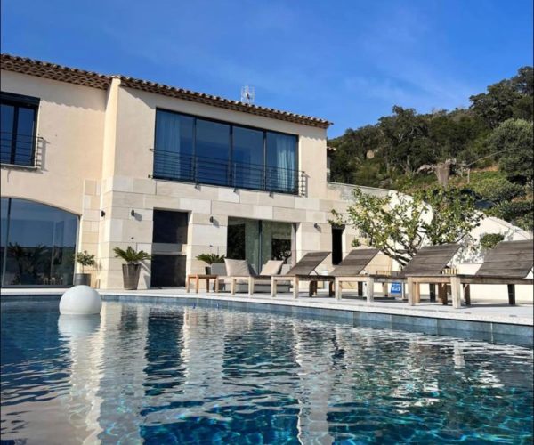 01-luxury-villa-cavalaire-sur-mer-private-pool