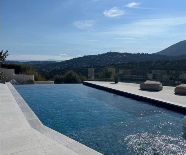 03-private-pool-sea-view-cavalaire-villa
