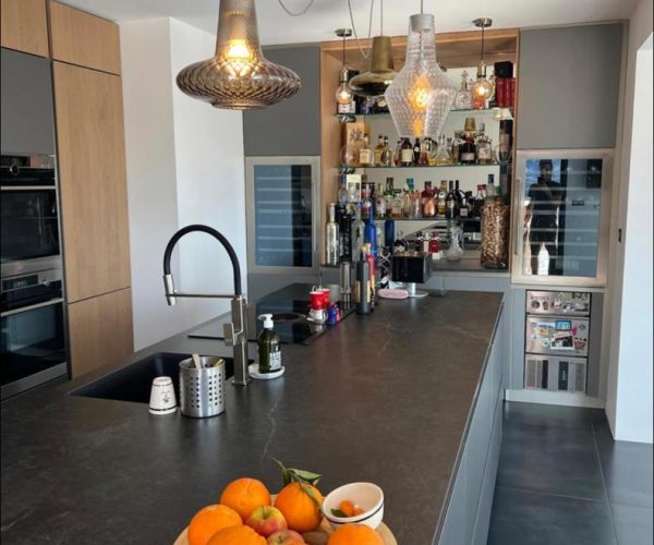 08-modern-kitchen-luxury-villa-cavalaire