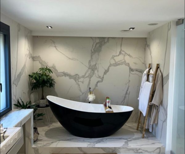 16-marble-bathroom-freestanding-bathtub