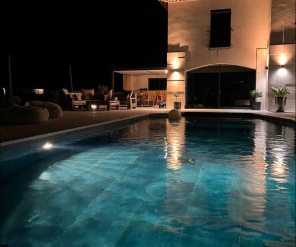 20-night-pool-luxury-villa-cavalaire