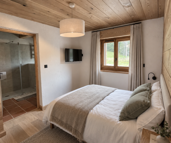 Chalet with jacuzzi (8)